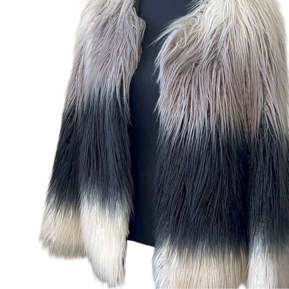 Faux fur coat - size M - Picture 3 of 12
